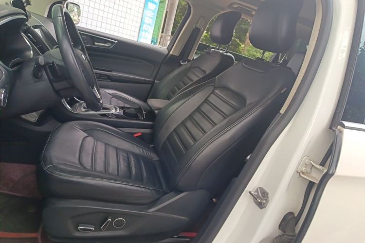 Used Ford Edge 2016 EcoBoost 245 Two-Wheel-Drive Titanium 7-Seater Driver Seat