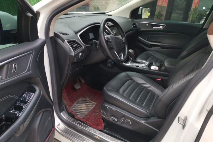 Used Ford Edge 2016 EcoBoost 245 Two-Wheel-Drive Titanium 7-Seater Driver Seat