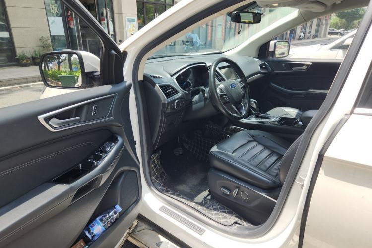 Used Ford Edge 2016 EcoBoost 245 Two-Wheel-Drive Titanium 7-Seater Driver Seat