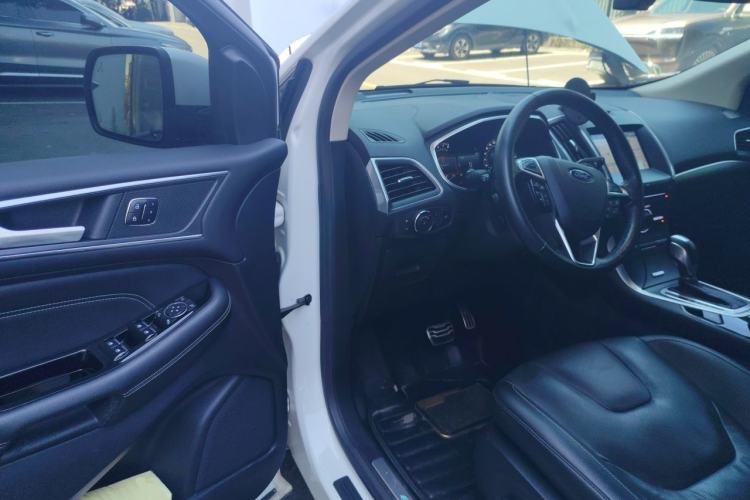 Used Ford Edge 2016 EcoBoost 245 Four-Wheel Drive Titanium 7-Seater Driver Seat