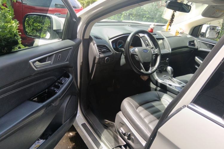 Used Ford Edge 2016 EcoBoost 245 Two-Wheel-Drive Titanium 7-Seater Driver Seat