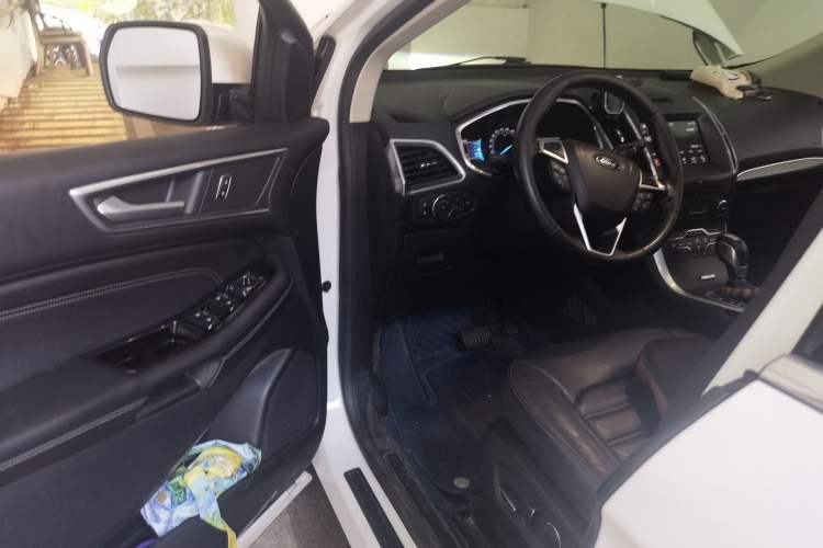 Used Ford Edge 2016 EcoBoost 245 Four-Wheel Drive Titanium Edition 7-Seater Driver Seat