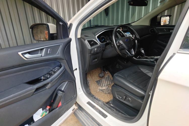 Used Ford Edge 2016 EcoBoost 245 Four-Wheel Drive Titanium Edition 7-Seater Driver Seat