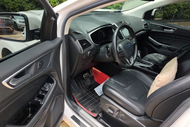 Used Ford Edge 2016 EcoBoost 245 Four-Wheel Drive Titanium 7-Seater Driver Seat