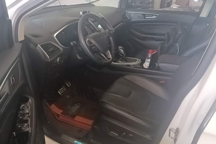 Used Ford Edge 2016 EcoBoost 245 Four-Wheel Drive Titanium 7-Seater Driver Seat