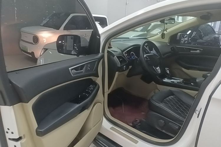 Used Ford Edge 2016 EcoBoost 245 Two-Wheel-Drive Titanium 5-Seater Driver Seat