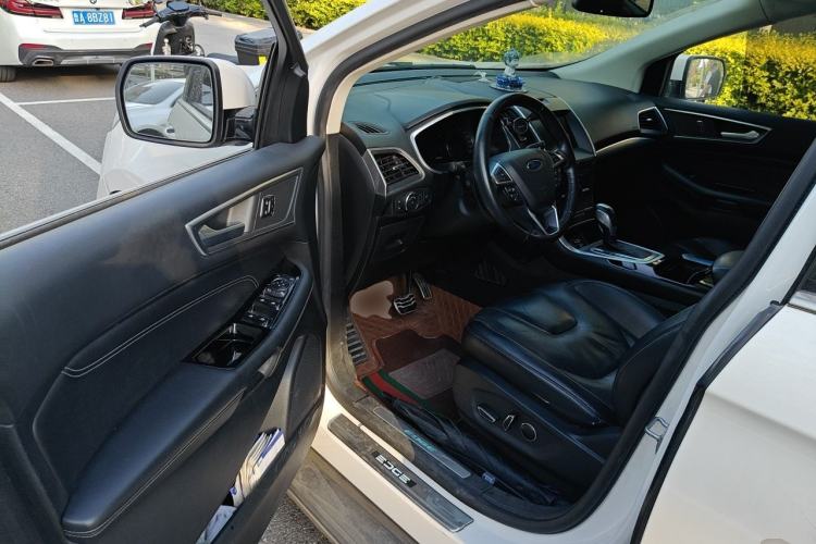 Used Ford Edge 2016 EcoBoost 245 Four-Wheel Drive Titanium 7-Seater Driver Seat