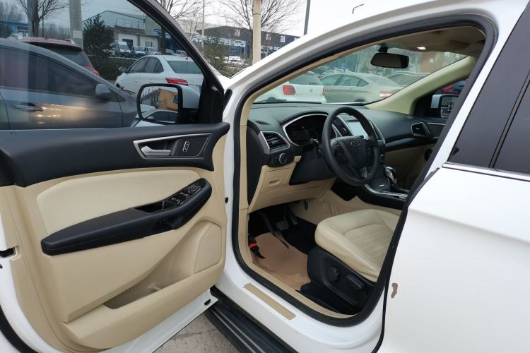 Used Ford Edge 2016 EcoBoost 245 Two-Wheel-Drive Titanium 5-Seater Driver Seat