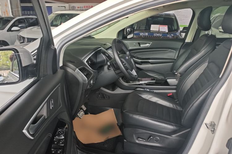 Used Ford Edge 2016 EcoBoost 245 Two-Wheel-Drive Titanium 7-Seater Driver Seat