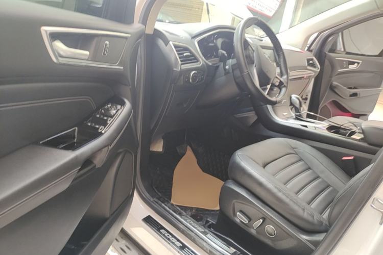 Used Ford Edge 2016 EcoBoost 245 Two-Wheel-Drive Titanium 7-Seater Driver Seat