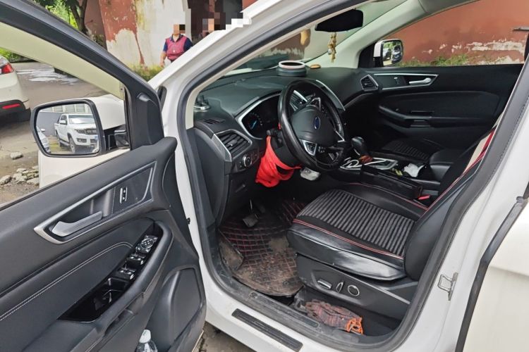 Used Ford Edge 2016 EcoBoost 245 Two-Wheel-Drive Titanium 7-Seater Driver Seat
