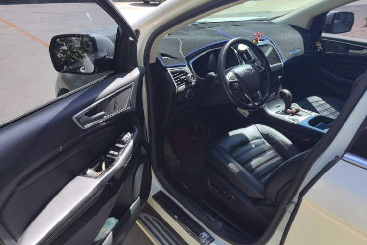 Used Ford Edge 2016 EcoBoost 245 Four-Wheel Drive Titanium Edition 7-Seater Driver Seat