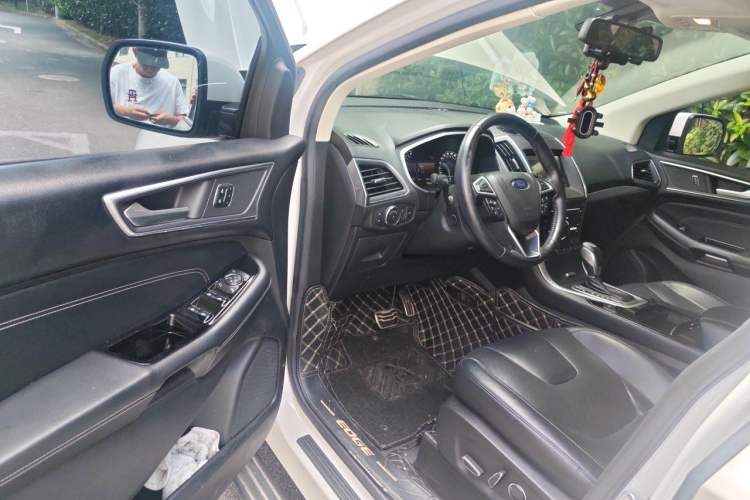 Used Ford Edge 2016 EcoBoost 245 Four-Wheel Drive Titanium 7-Seater Driver Seat