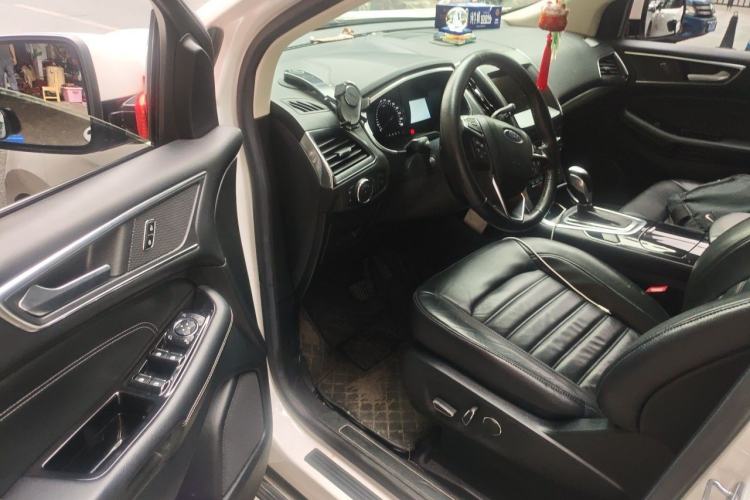Used Ford Edge 2016 EcoBoost 245 Four-Wheel Drive Titanium Edition 7-Seater Driver Seat