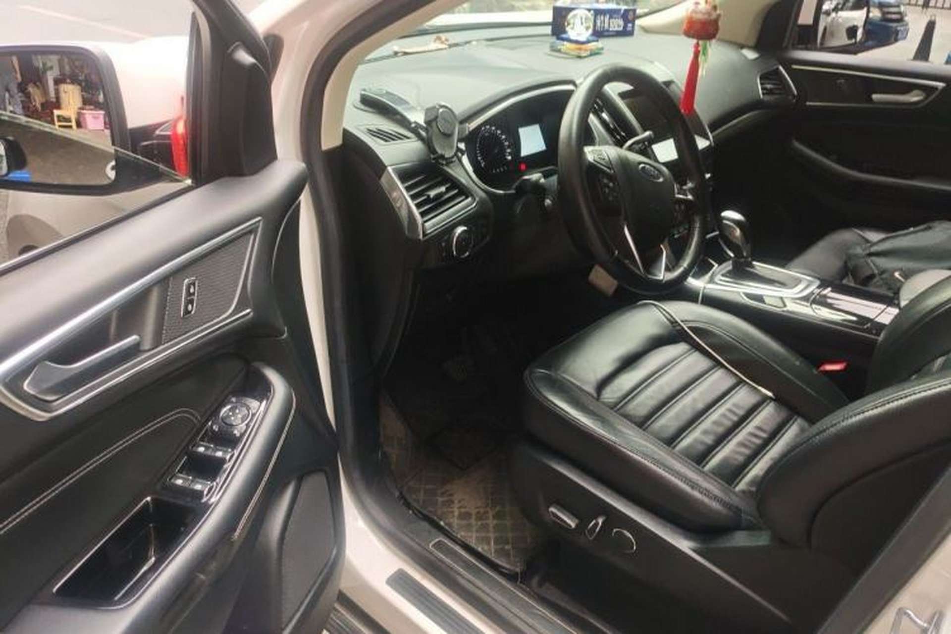 Used Ford Edge 2016 EcoBoost 245 Four-Wheel Drive Titanium Edition 7-Seater Driver Seat