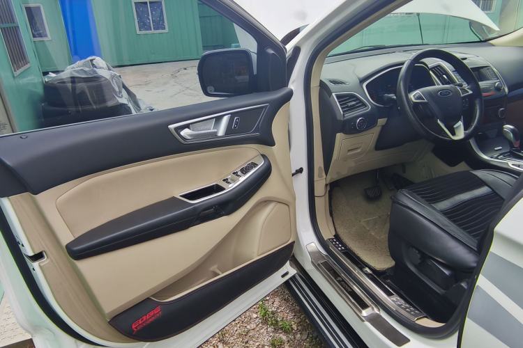 Used Ford Edge 2016 EcoBoost 245 Two-Wheel-Drive Titanium 5-Seater Driver Seat