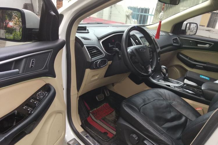 Used Ford Edge 2016 EcoBoost 245 Two-Wheel-Drive Titanium 5-Seater Driver Seat