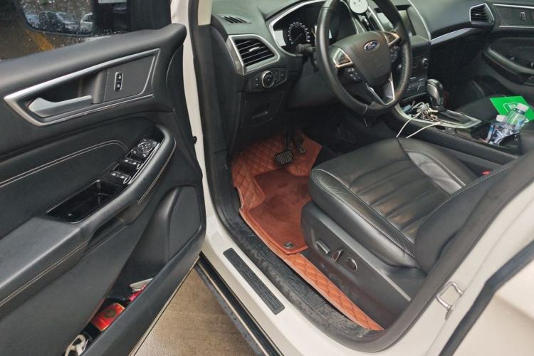 Used Ford Edge 2016 EcoBoost 245 Four-Wheel Drive Titanium Edition 7-Seater Driver Seat