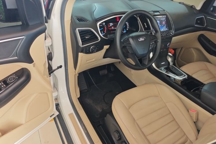Used Ford Edge 2016 EcoBoost 245 Two-Wheel-Drive Titanium 5-Seater Driver Seat