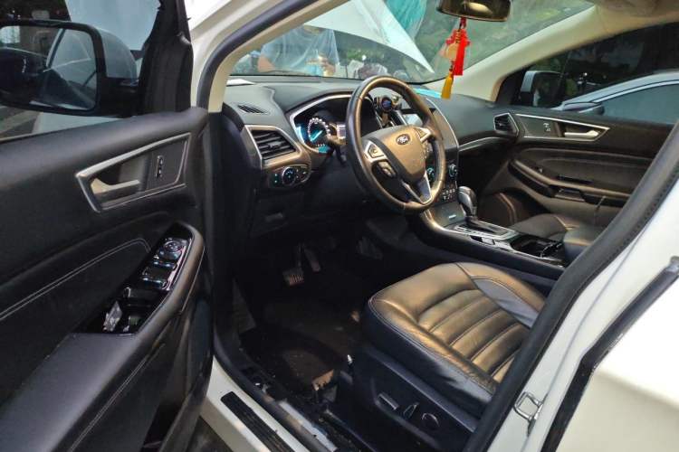 Used Ford Edge 2016 EcoBoost 245 Two-Wheel-Drive Titanium 7-Seater Driver Seat