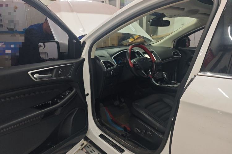 Used Ford Edge 2016 EcoBoost 245 Two-Wheel-Drive Titanium 7-Seater Driver Seat