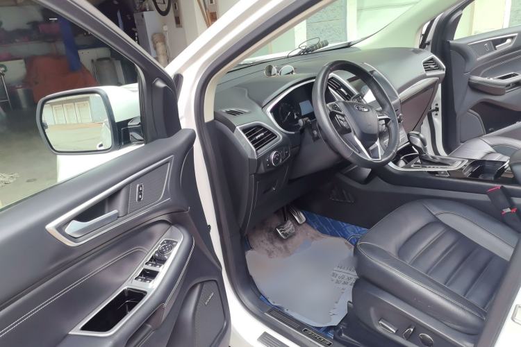 Used Ford Edge 2016 EcoBoost 245 Two-Wheel-Drive Titanium 7-Seater Driver Seat