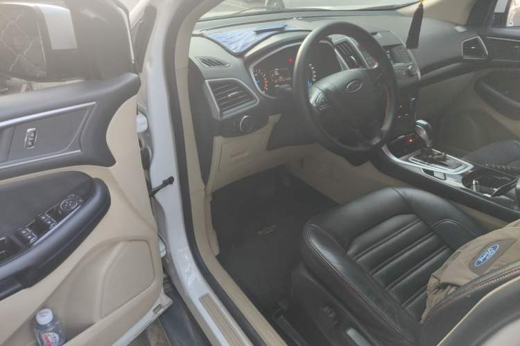 Used Ford Edge 2016 EcoBoost 245 Two-Wheel-Drive Titanium 5-Seater Driver Seat