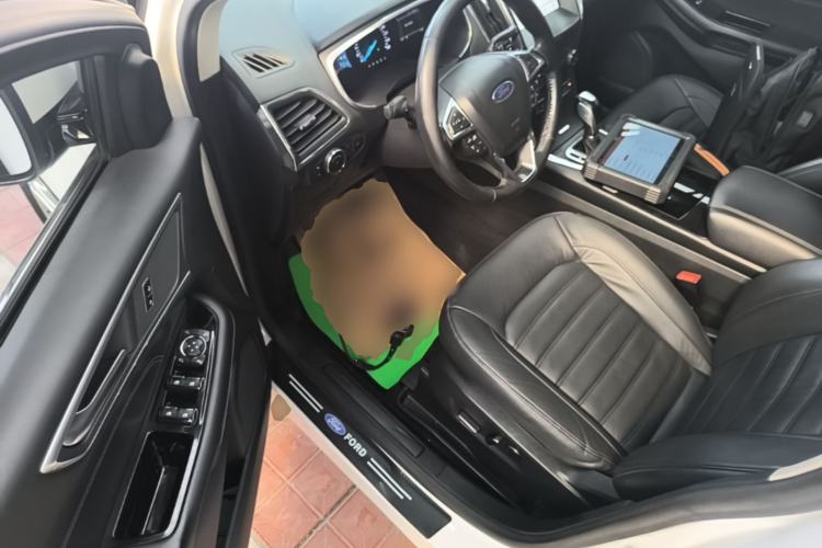 Used Ford Edge 2016 EcoBoost 245 Two-Wheel-Drive Titanium 7-Seater Driver Seat