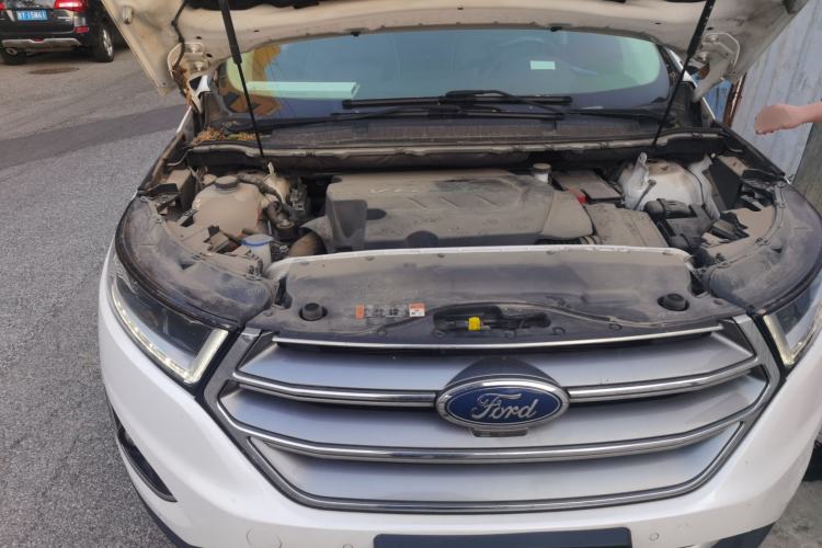 Used Ford Edge 2016 EcoBoost 330 V6 Four-Wheel-Drive Flagship Model with 7 Seats Engine Bay