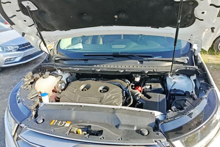 Used Ford Edge 2016 EcoBoost 245 Two-Wheel-Drive Titanium 7-Seater Engine Bay