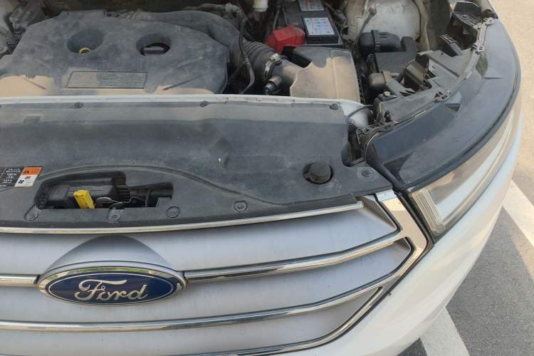 Used Ford Edge 2016 EcoBoost 245 Four-Wheel Drive Titanium 7-Seater Engine Bay Left