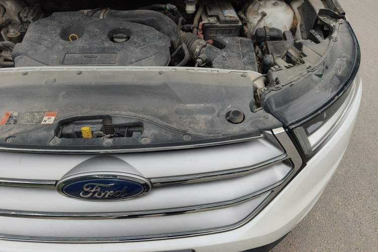 Used Ford Edge 2016 EcoBoost 245 Two-Wheel-Drive Titanium 7-Seater Engine Bay Left