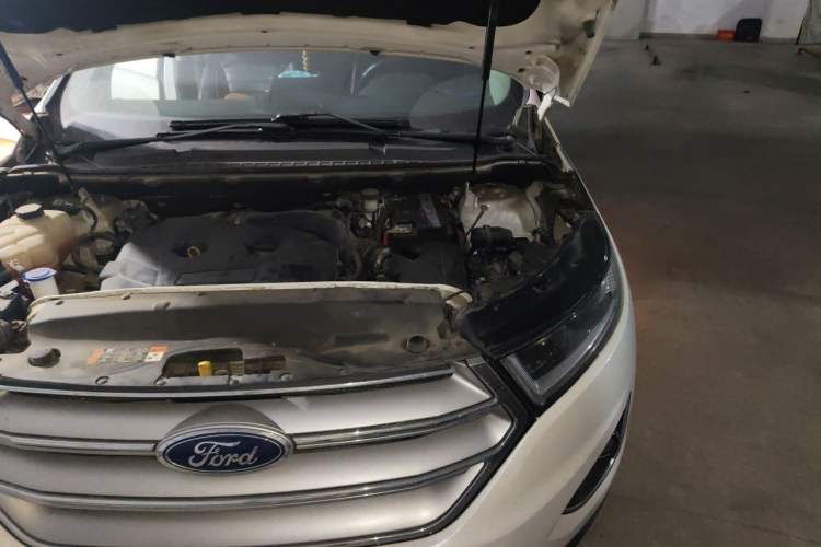 Used Ford Edge 2016 EcoBoost 245 Two-Wheel-Drive Titanium 7-Seater Engine Bay Left