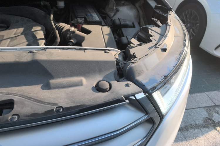 Used Ford Edge 2016 EcoBoost 245 Four-Wheel Drive Titanium 7-Seater Engine Bay Left