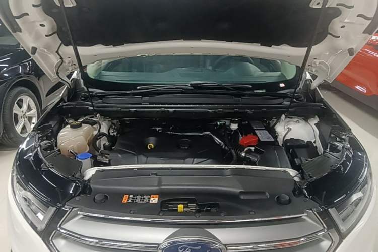Used Ford Edge 2016 EcoBoost 245 Two-Wheel-Drive Titanium 5-Seater Engine Bay
