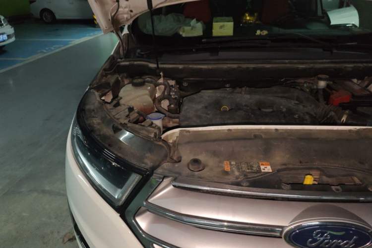 Used Ford Edge 2016 EcoBoost 245 Two-Wheel-Drive Titanium 7-Seater Engine Bay Right