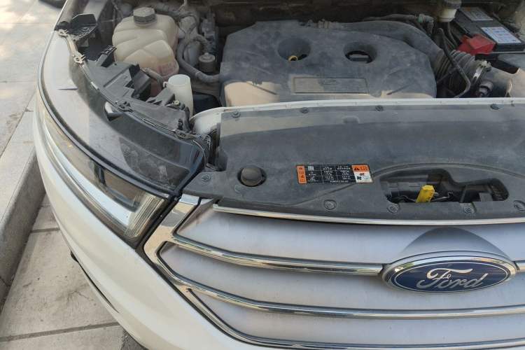 Used Ford Edge 2016 EcoBoost 245 Four-Wheel Drive Titanium 7-Seater Engine Bay Right