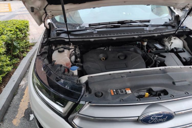 Used Ford Edge 2016 EcoBoost 245 Two-Wheel-Drive Titanium 7-Seater Engine Bay Right