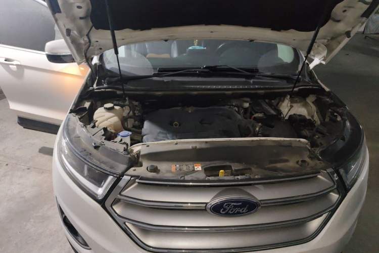 Used Ford Edge 2016 EcoBoost 245 Two-Wheel-Drive Titanium 7-Seater Engine Bay Right