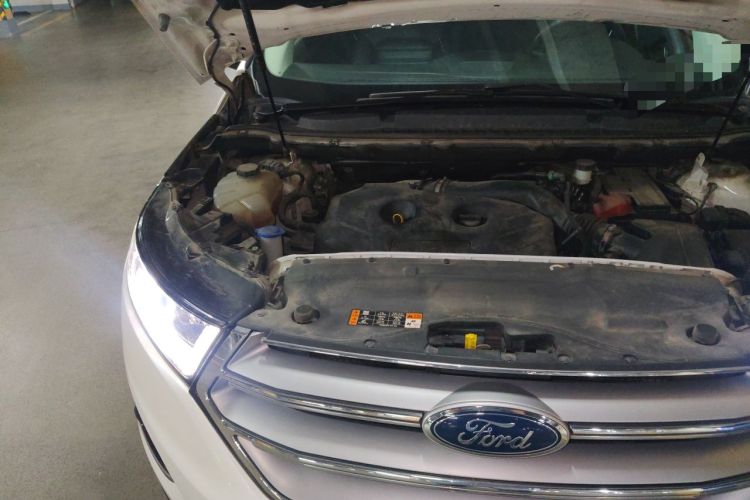 Used Ford Edge 2016 EcoBoost 245 Two-Wheel-Drive Titanium 7-Seater Engine Bay Right