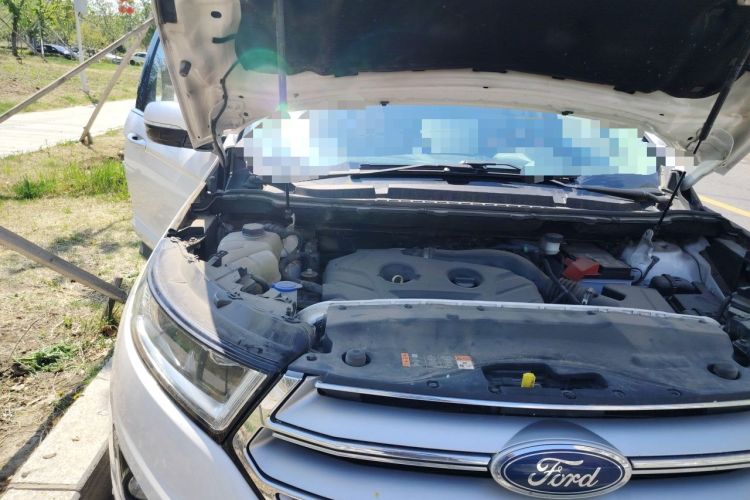 Used Ford Edge 2016 EcoBoost 245 Four-Wheel Drive Titanium 7-Seater Engine Bay Right