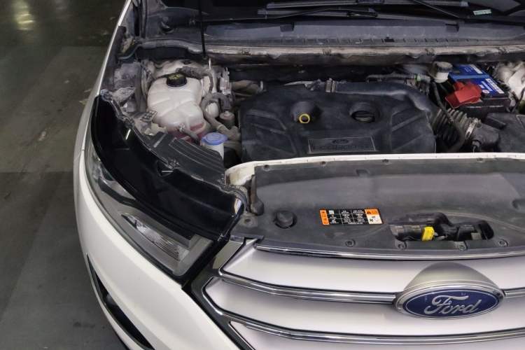 Used Ford Edge 2016 EcoBoost 245 Two-Wheel-Drive Titanium 5-Seater Engine Bay Right