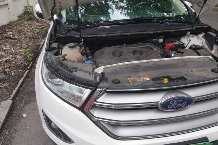 Used Ford Edge 2016 EcoBoost 245 Two-Wheel-Drive Titanium 5-Seater Engine Bay Right