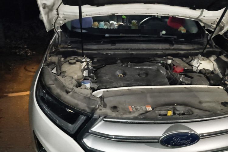 Used Ford Edge 2016 EcoBoost 245 Two-Wheel-Drive Titanium 7-Seater Engine Bay Right