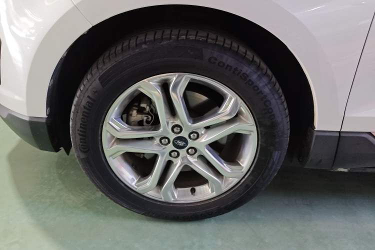 Used Ford Edge 2016 EcoBoost 245 Four-Wheel Drive Titanium Edition 7-Seater Exterior 1