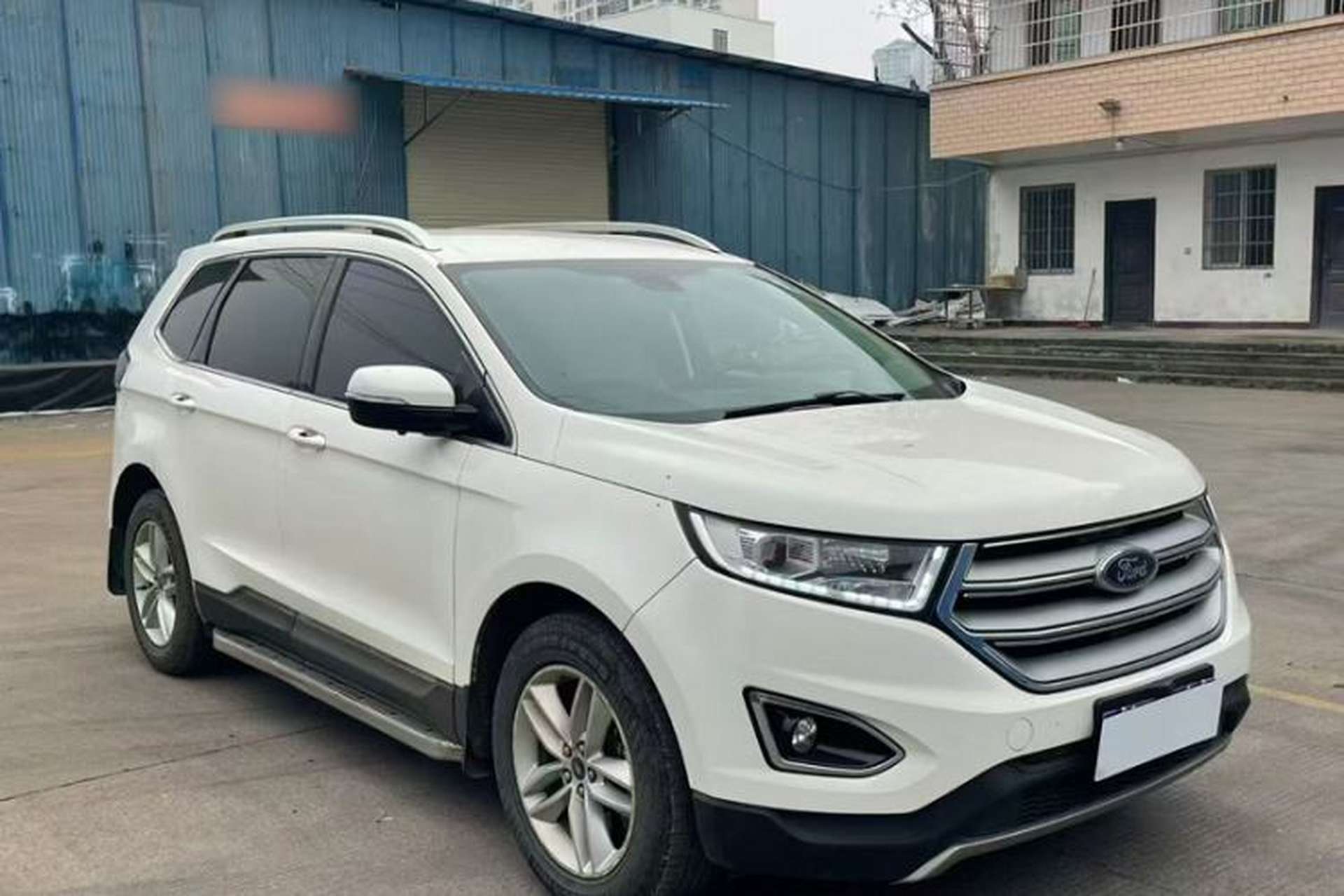 Used Ford Edge 2016 EcoBoost 245 Two-Wheel-Drive Platinum Edition 7-Seater Exterior 2