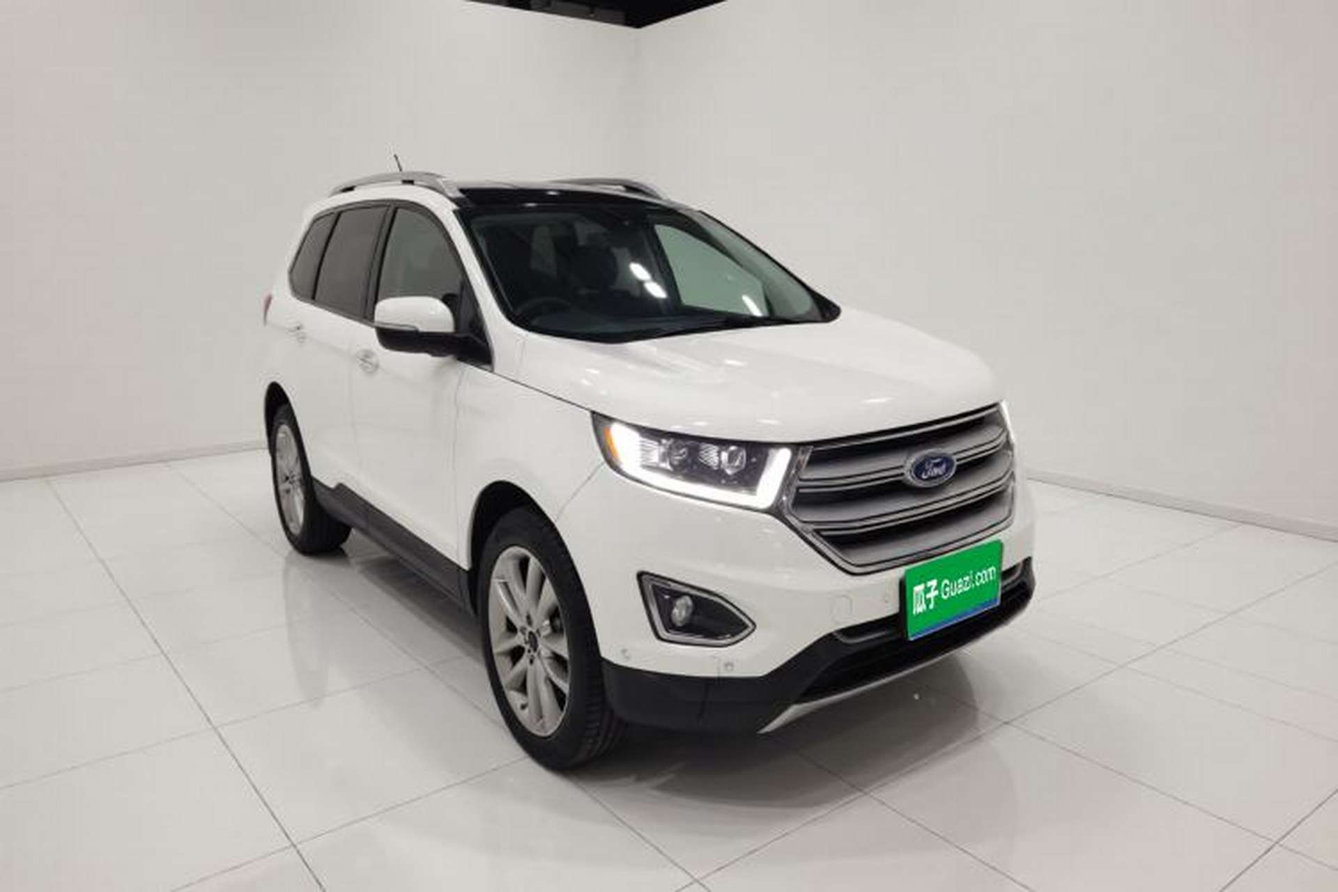 Used Ford Edge 2016 EcoBoost 245 Four-Wheel Drive Titanium 7-Seater Exterior 2