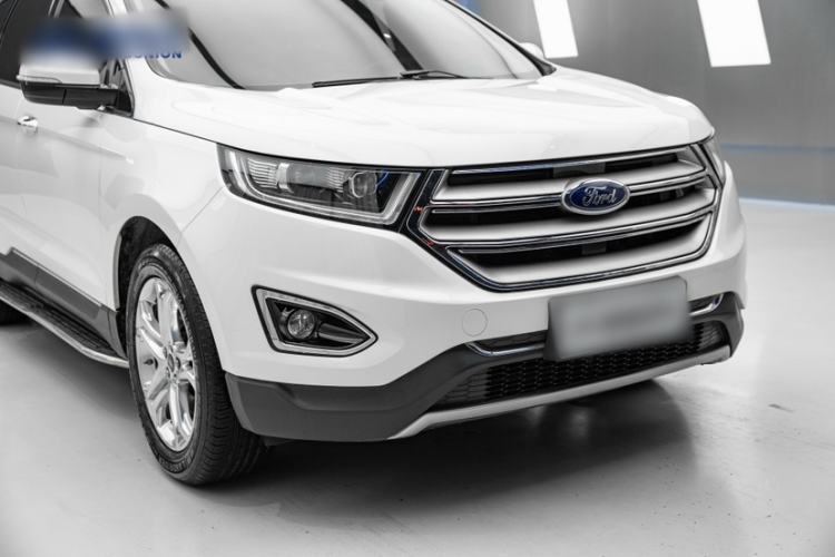 Used Ford Edge 2016 EcoBoost 245 Four-Wheel Drive Titanium Edition 7-Seater Exterior 3