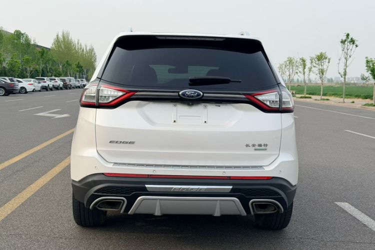 Used Ford Edge 2016 EcoBoost 245 Two-Wheel-Drive Titanium 7-Seater Exterior 4