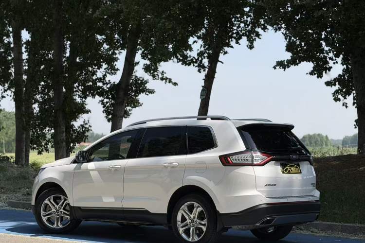 Used Ford Edge 2016 EcoBoost 245 Two-Wheel-Drive Titanium 7-Seater Exterior 4